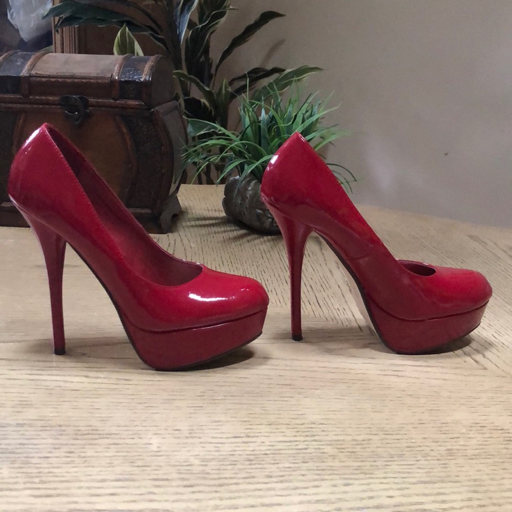 Pomp D sexy red heels